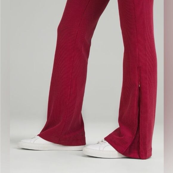 Lululemon✨Brushed Softstreme Ribbed Zip Flared Pant 32.5"✨NEW Pomegranate✨Sz 12 - Picture 3 of 5